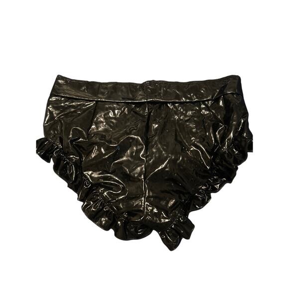 GUC Shein Shiny Black Ruffled Short Shorts Size 8-10 US - Picture 2 of 5